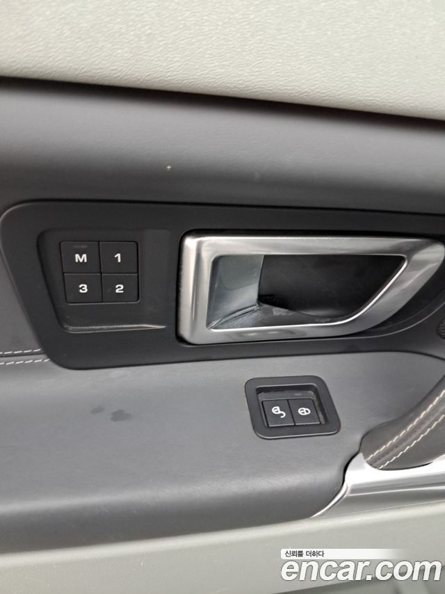 Land Rover Discovery Sport 2.0 TD4 HSE Luxury 2016 — фото 22