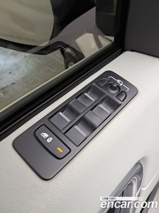 Land Rover Discovery Sport 2.0 TD4 HSE Luxury 2016 — фото 23