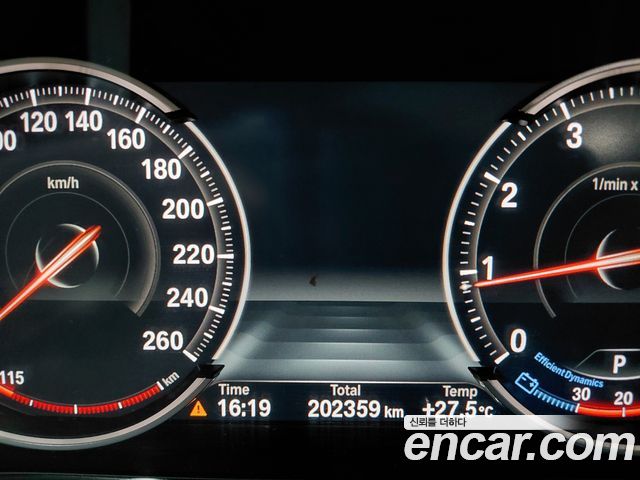BMW 5 Series (F10) 528i xDrive 2013 — фото 9