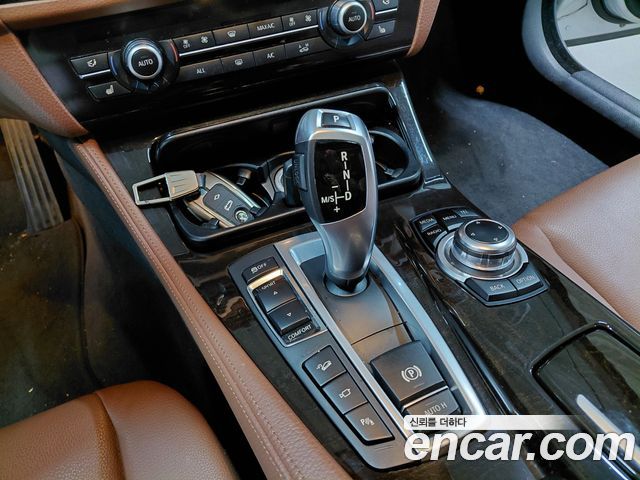 BMW 5 Series (F10) 528i xDrive 2013 — фото 17