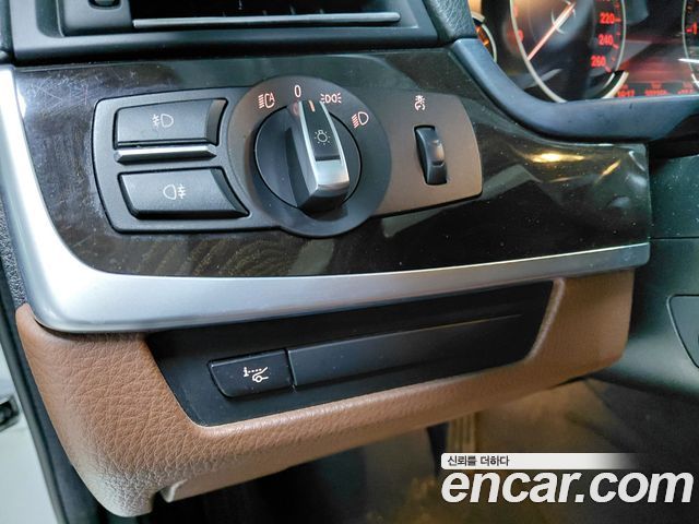 BMW 5 Series (F10) 528i xDrive 2013 — фото 19