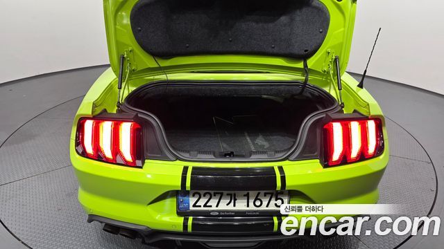 Ford Mustang GT Convertible 2020 — фото 20