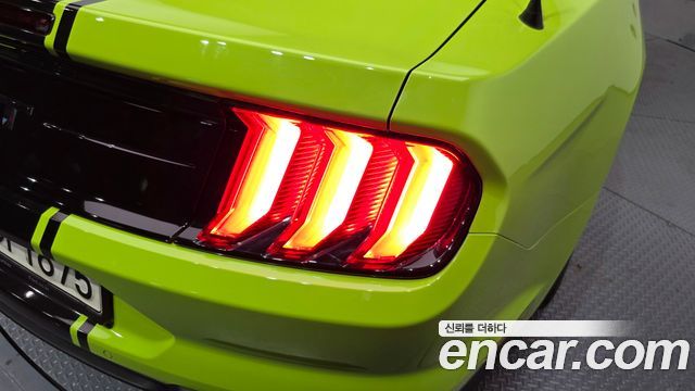 Ford Mustang GT Convertible 2020 — фото 23