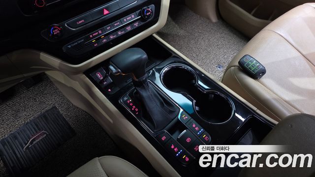 Kia Carnival 9-seater Limousine(Special vehicle) 2020 — фото 9
