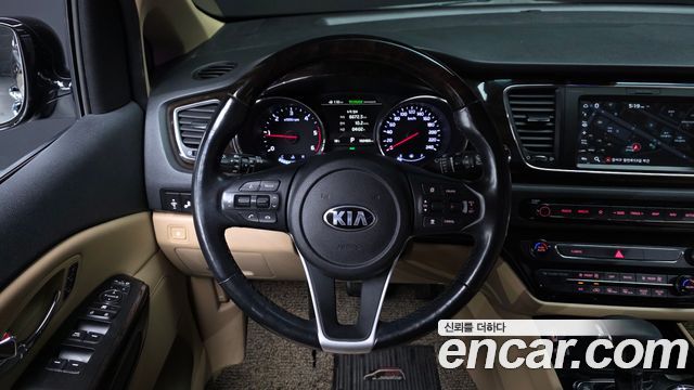 Kia Carnival 9-seater Limousine(Special vehicle) 2020 — фото 17