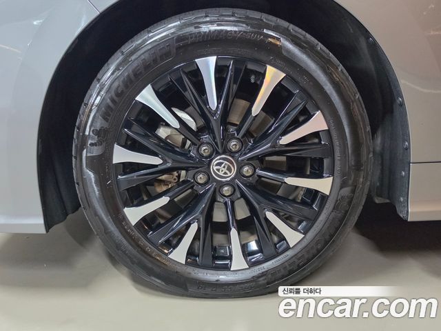 Toyota Alphard (IV) 2.5 HEV Executive AWD 2024 — фото 5