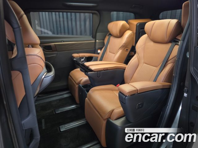 Toyota Alphard (IV) 2.5 HEV Executive AWD 2024 — фото 15