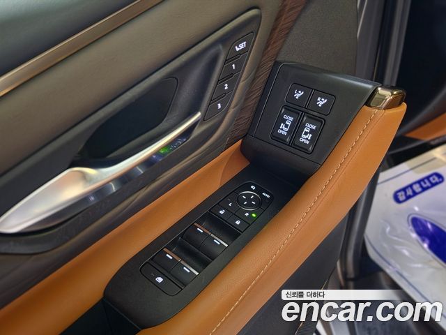 Toyota Alphard (IV) 2.5 HEV Executive AWD 2024 — фото 16