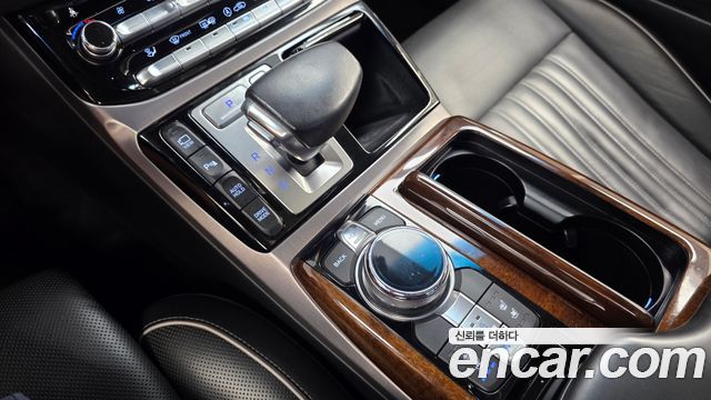 Genesis EQ900 5.0 GDI AWD Prestige 2018 — фото 9