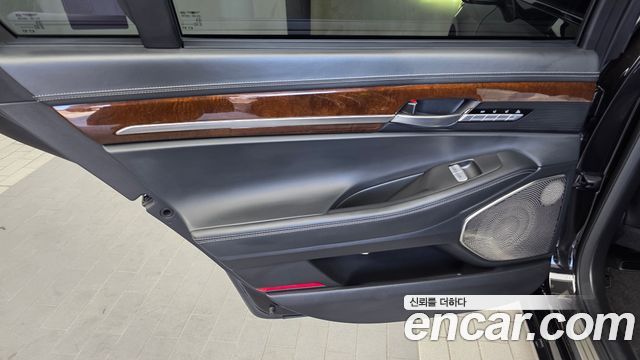Genesis EQ900 5.0 GDI AWD Prestige 2018 — фото 25