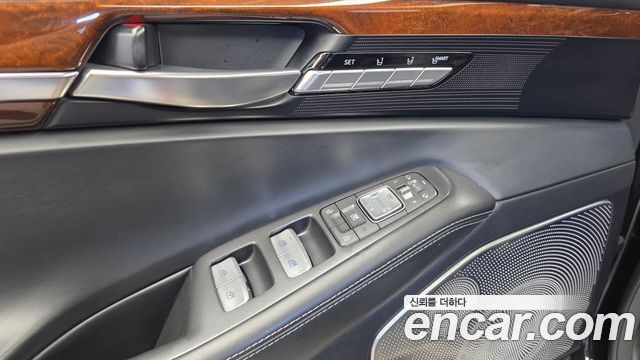 Genesis EQ900 5.0 GDI AWD Prestige 2018 — фото 30