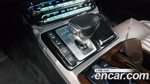 Genesis EQ900 3.3 T-GDI AWD Prestige 2016 — фото 9
