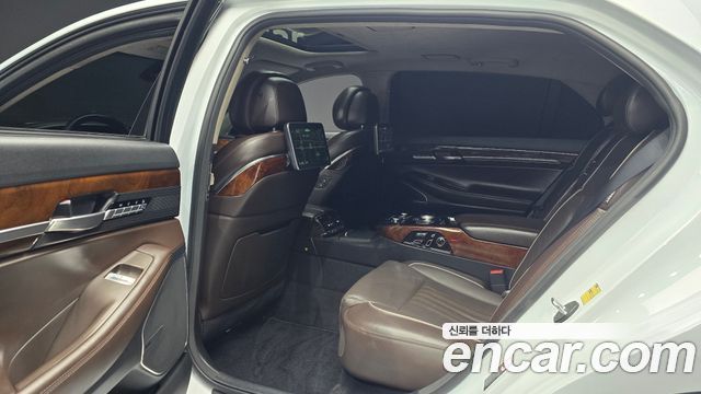 Genesis EQ900 3.3 T-GDI AWD Prestige 2016 — фото 12