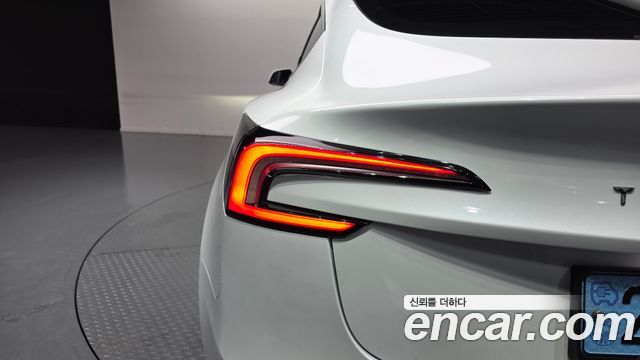 Tesla Model 3 Long Range AWD 2024 — фото 23