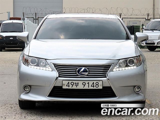 Lexus ES300h Supreme XV60