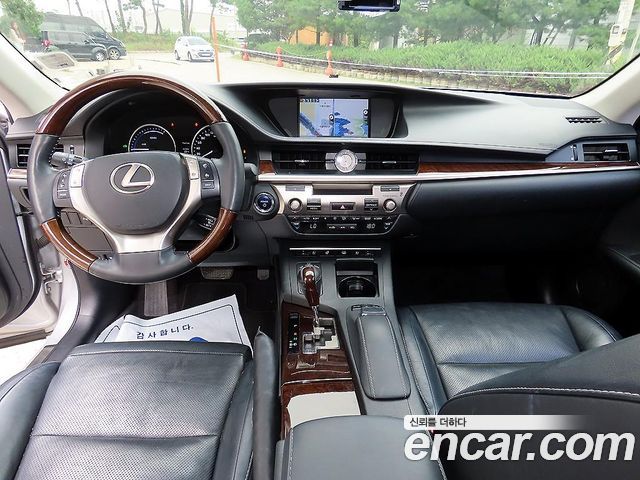 Lexus ES300h Supreme XV60 2015 — фото 7