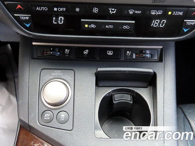 Lexus ES300h Supreme XV60 2015 — фото 19
