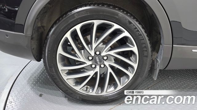 Lincoln Nautilus (I) 2.7 Reserve AWD 2020 — фото 5