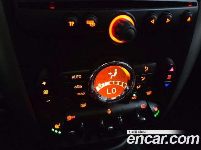 MINI Cooper D Countryman Standard 1st 2014 — фото 18