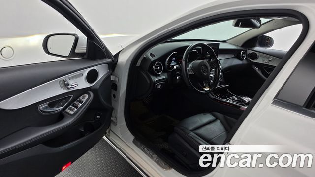 Mercedes-Benz C-Class (W205) C220 d Avantgarde 2017 — фото 10