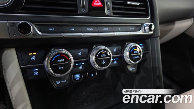 Genesis G70 Gasoline 2.0T 2WD 2021 — фото 14