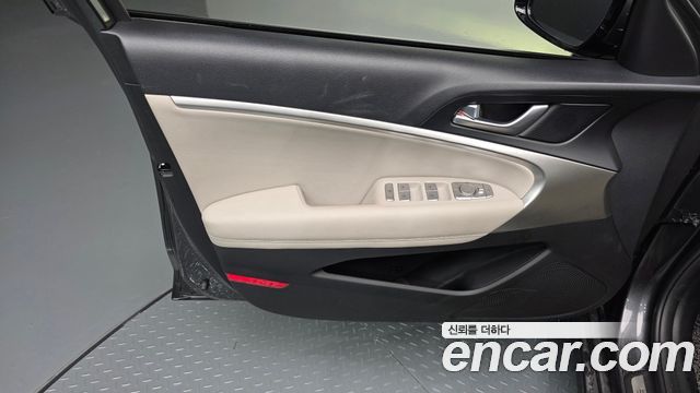 Genesis G70 Gasoline 2.0T 2WD 2021 — фото 24