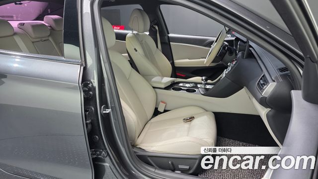 Genesis G70 Gasoline 2.0T 2WD 2021 — фото 26