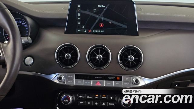 Kia Stinger 2.0 Turbo 2WD Platinum 2020 — фото 14