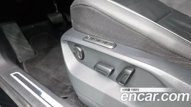 Volkswagen Tiguan Allspace 2.0 TSI Prestige 2023 — фото 18