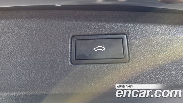 Volkswagen Tiguan Allspace 2.0 TSI Prestige 2023 — фото 19