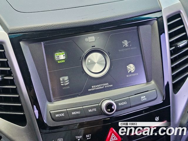 KG Mobility (SsangYong) Tivoli LX 2WD DLX 2015 — фото 15