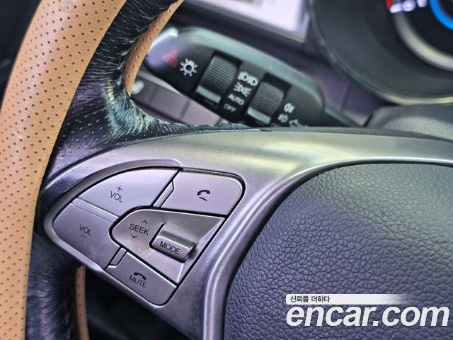 KG Mobility (SsangYong) Tivoli LX 2WD DLX 2015 — фото 16