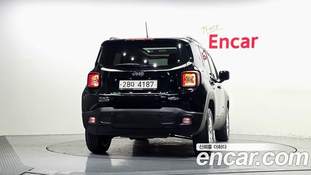 Jeep Renegade 2.0 Diesel Longitude AWD 2017 — фото 4