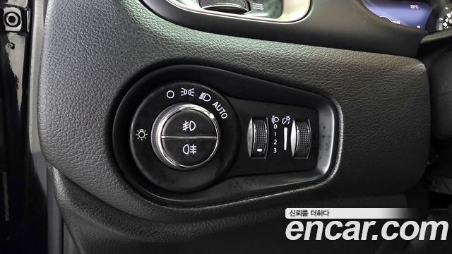 Jeep Renegade 2.0 Diesel Longitude AWD 2017 — фото 18