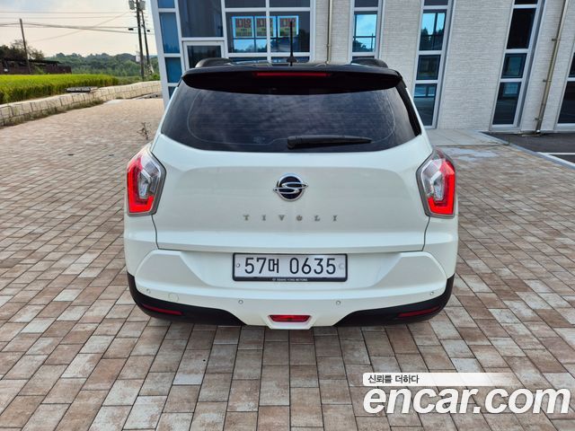 KG Mobility (SsangYong) Tivoli LX 2WD HI-DLX 2016 — фото 2