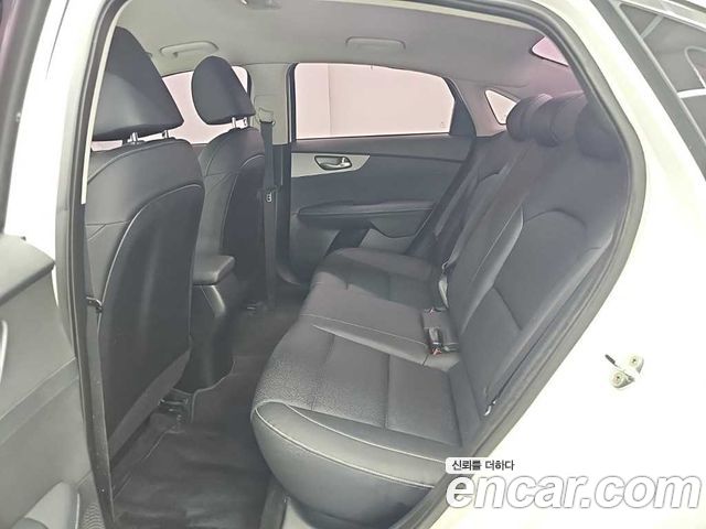 Kia K3 Trendy 2020 — фото 16