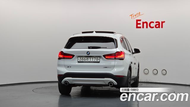BMW X1 (F48) xDrive 20i Advantage 2020 — фото 4