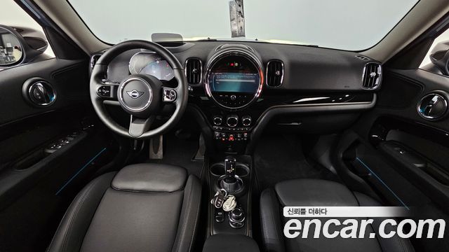 MINI Cooper Countryman Classic Plus Launch Pack 2nd Gen 2023 — фото 7