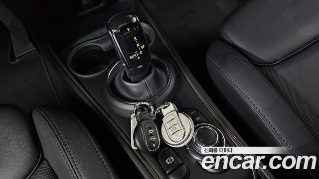 MINI Cooper Countryman Classic Plus Launch Pack 2nd Gen 2023 — фото 9