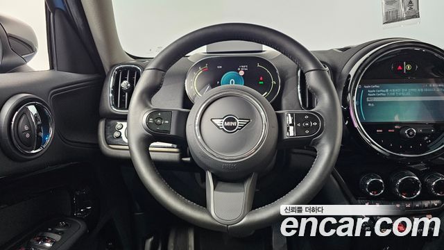 MINI Cooper Countryman Classic Plus Launch Pack 2nd Gen 2023 — фото 13