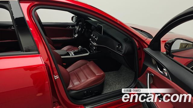 Kia Stinger 2.0 Turbo 2WD Platinum 2020 — фото 11