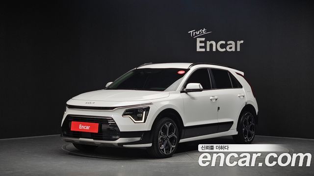 Kia Niro Prestige 2023 — фото 1
