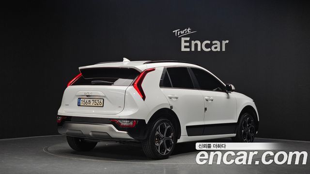Kia Niro Prestige 2023 — фото 2