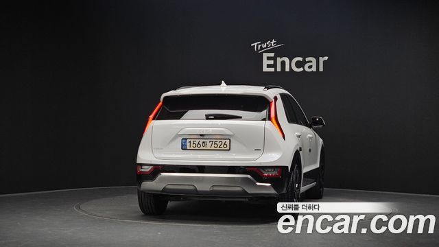 Kia Niro Prestige 2023 — фото 4