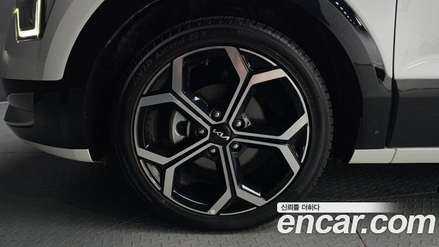 Kia Niro Prestige 2023 — фото 5