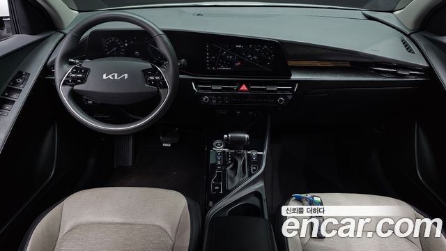 Kia Niro Prestige 2023 — фото 7