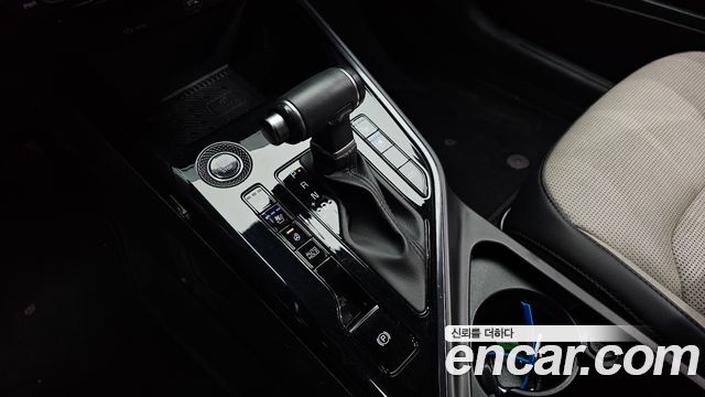 Kia Niro Prestige 2023 — фото 9