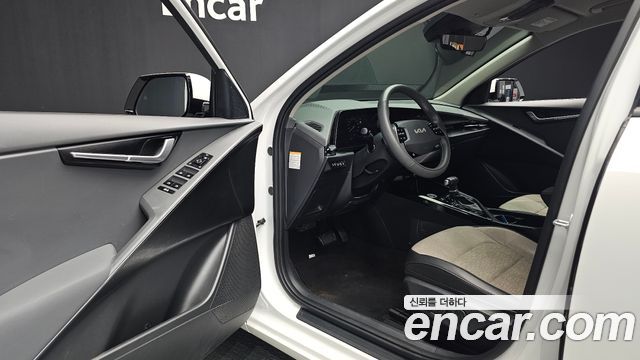 Kia Niro Prestige 2023 — фото 10