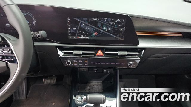 Kia Niro Prestige 2023 — фото 14