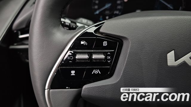 Kia Niro Prestige 2023 — фото 18